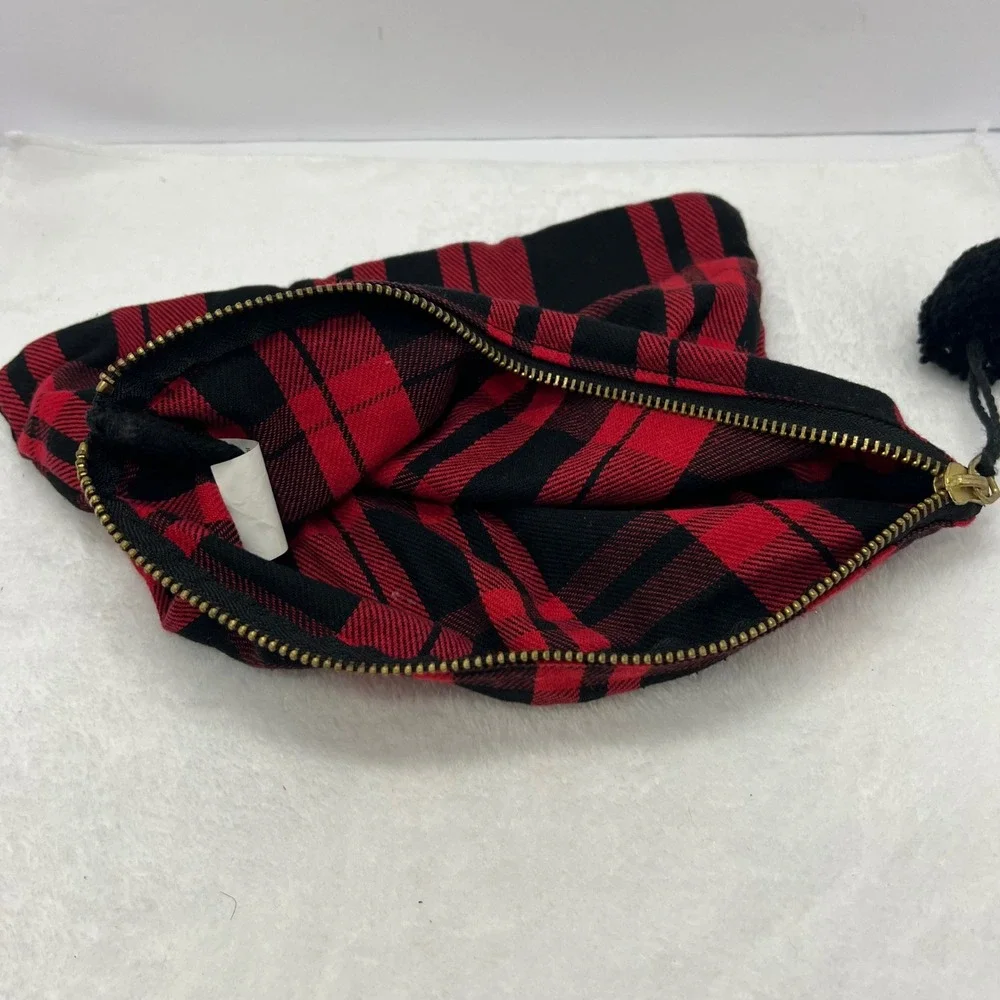 Plaid Pouch Women OS Red‎ Black Flannel Pom-Pom Zipper Clutch Travel Makeup